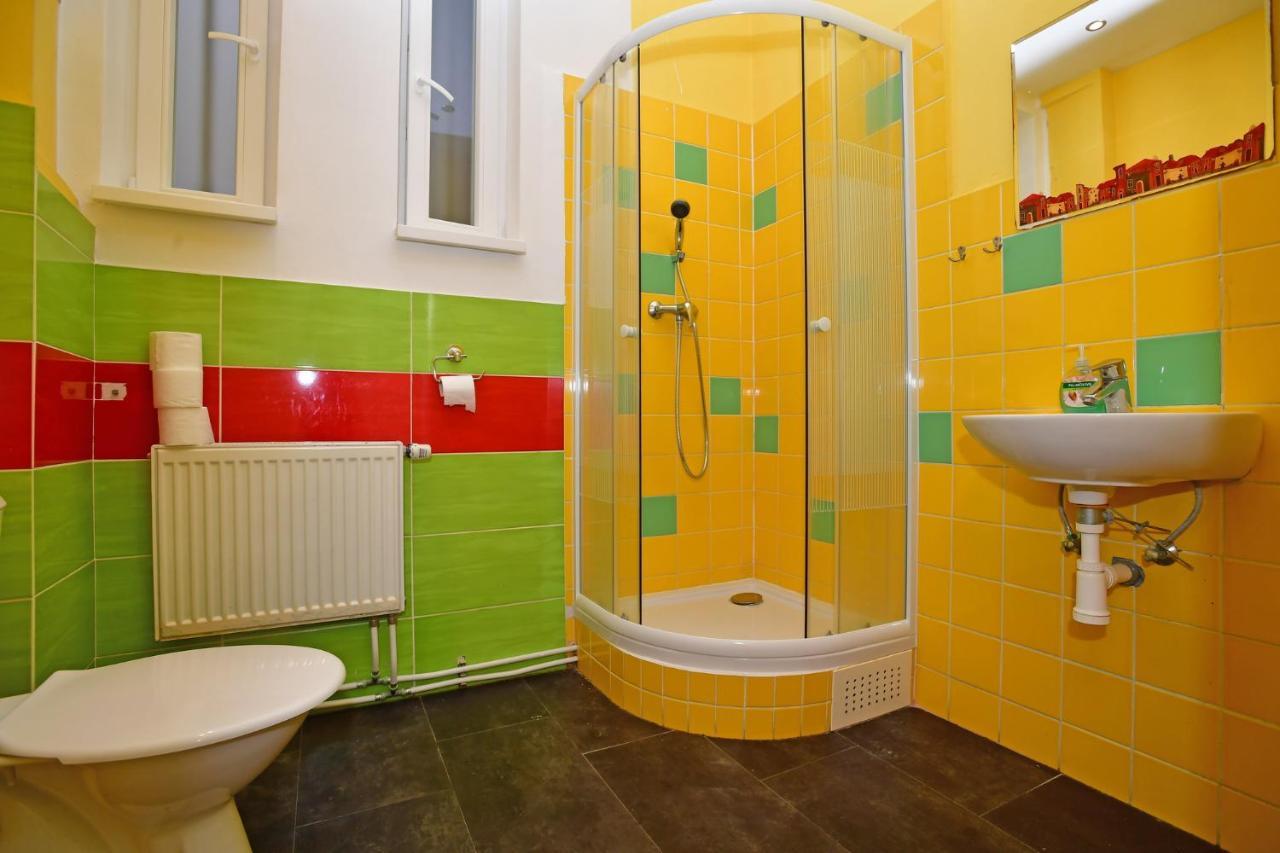 Benedikt City Center Hostel Prága Kültér fotó