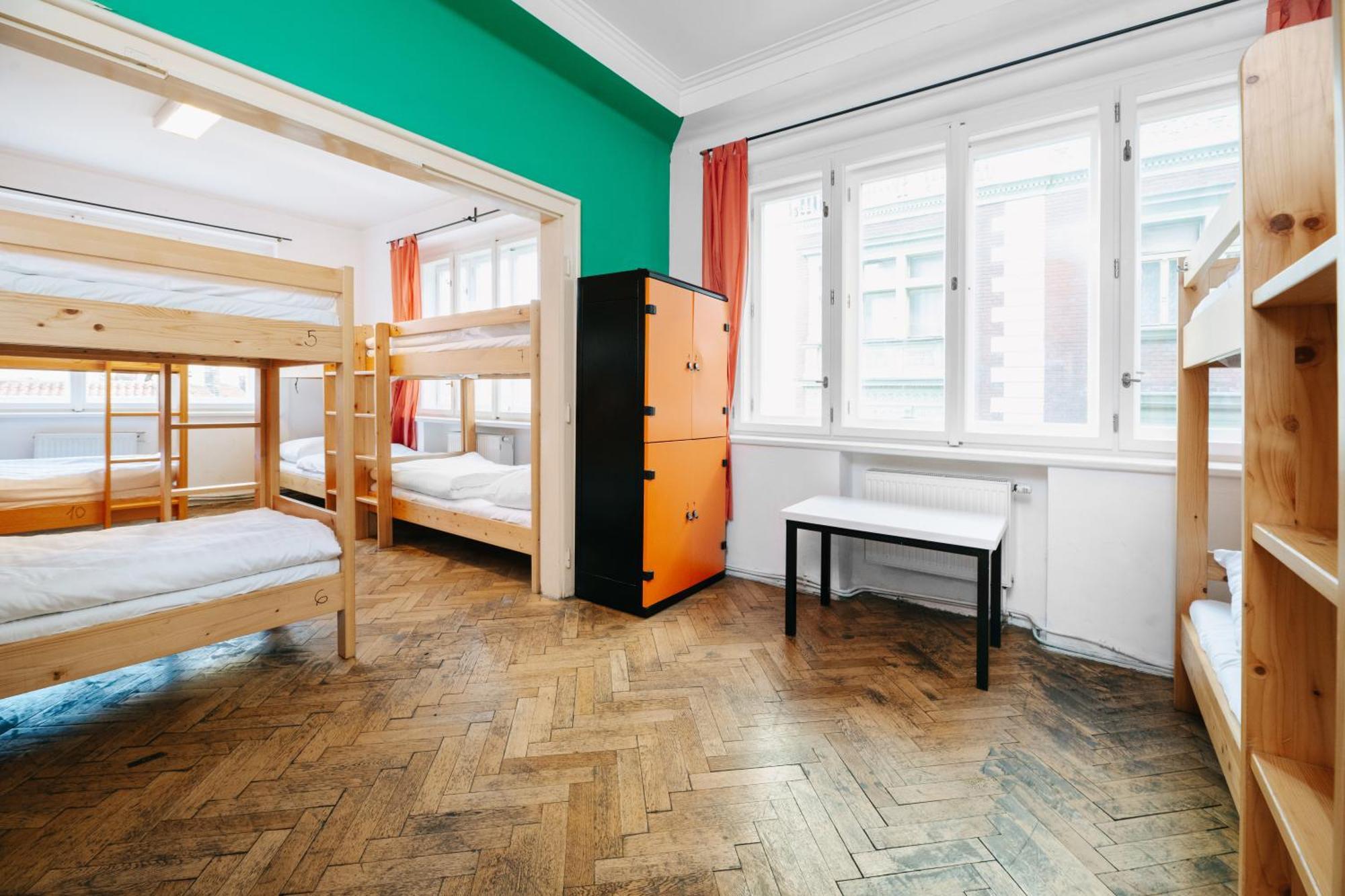 Benedikt City Center Hostel Prága Kültér fotó