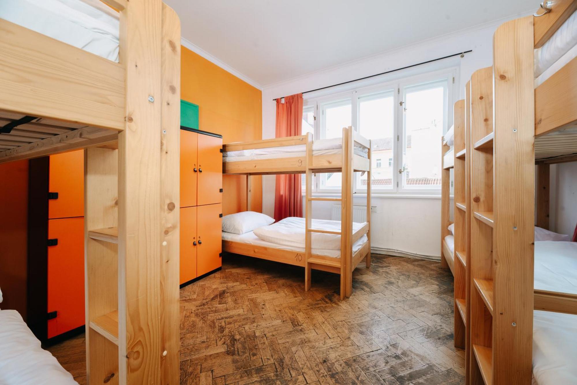 Benedikt City Center Hostel Prága Kültér fotó