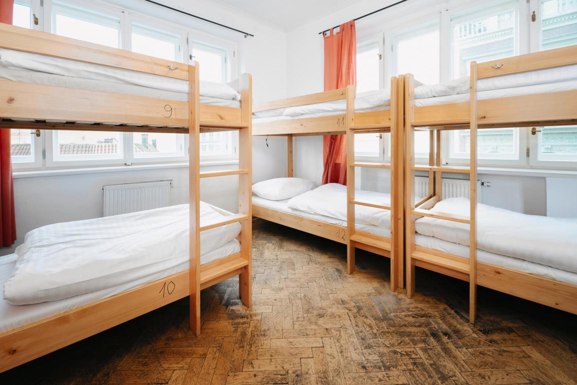 Benedikt City Center Hostel Prága Kültér fotó
