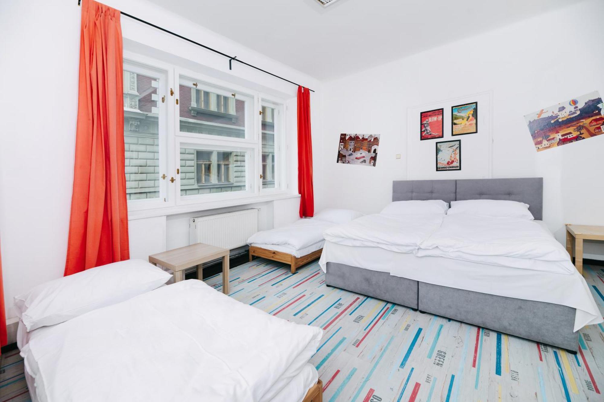 Benedikt City Center Hostel Prága Kültér fotó